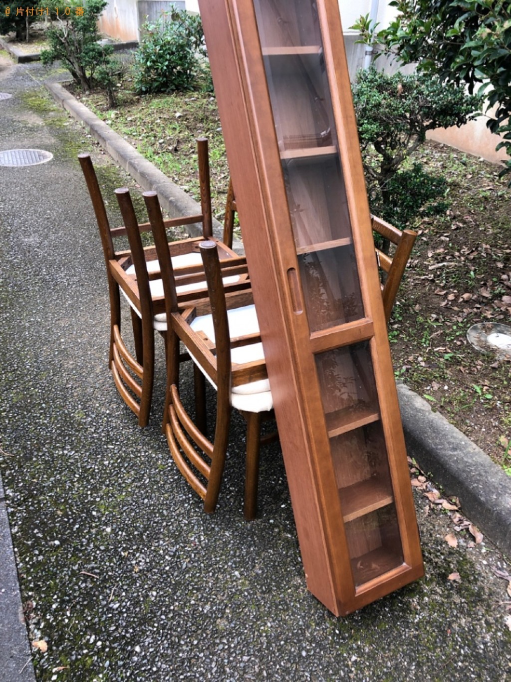 四人用ダイニングテーブル、戸棚、椅子の回収・処分ご依頼