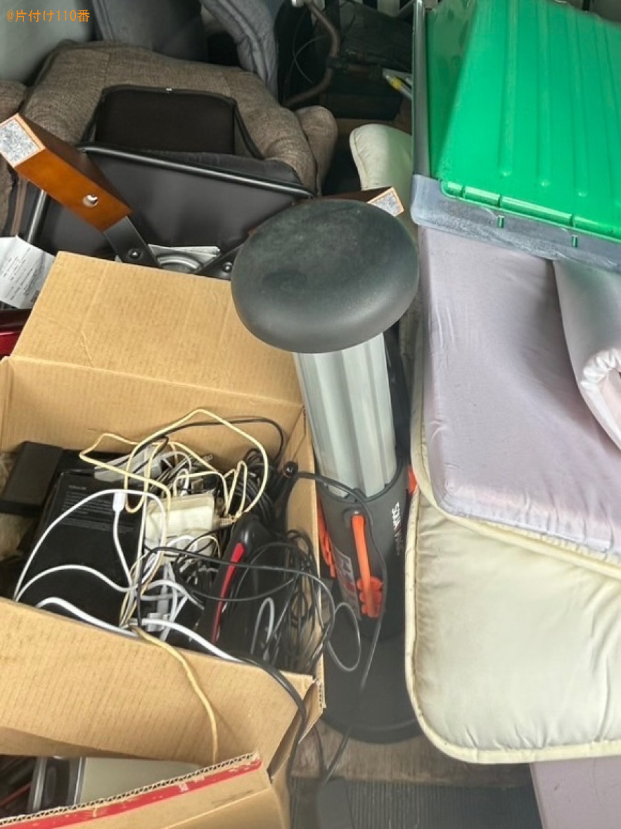 自転車、座椅子、電気ポット、ヒーター、スノーダンプ、布団等の回収